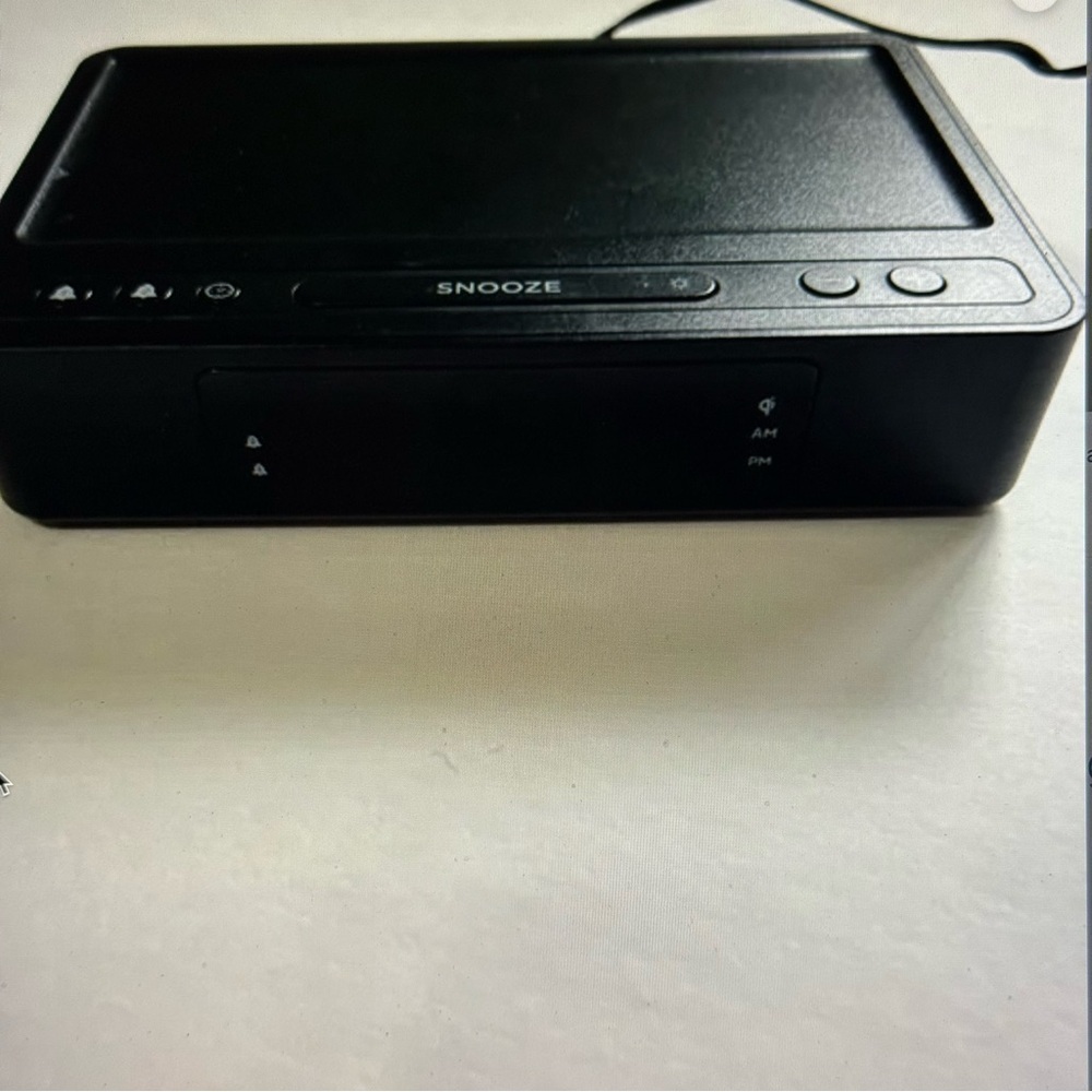 Capello wireless phone charging tray and‎ digital alarm clock